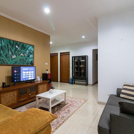 Spacious, White-Villa Belgareti @Kiara Condong Bandung Exteriör bild